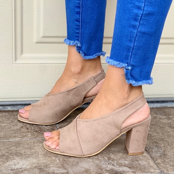 Boutique Shoes - Beige Peep toe Chunky Heeled Slingback Mule Sandal